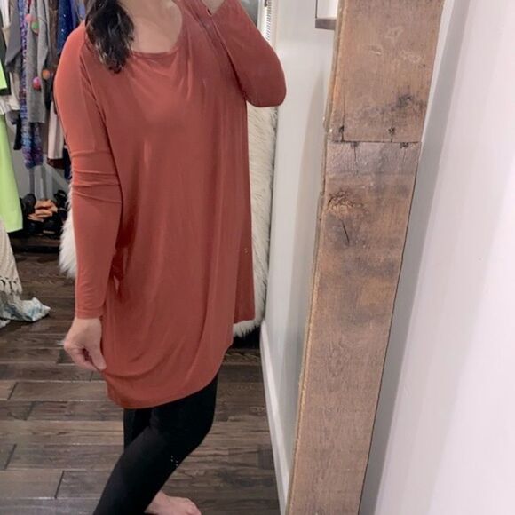 PIKO burnt orange top size medium bamboo blend - Picture 1 of 5